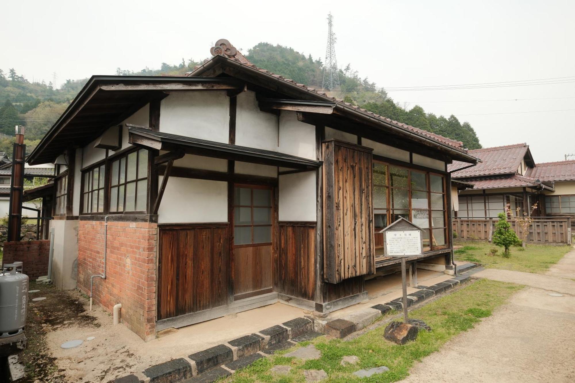 Japan's Oldest Remaining Company Housing *
